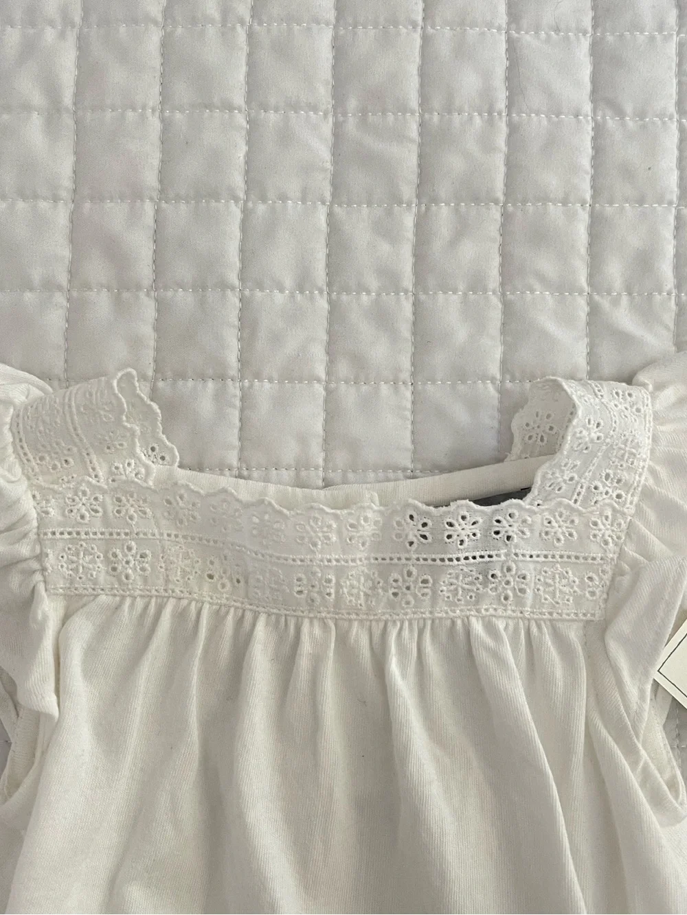Gap Baby Girl Top and diaper cover in White size 3-6 months Minimalist Feminine